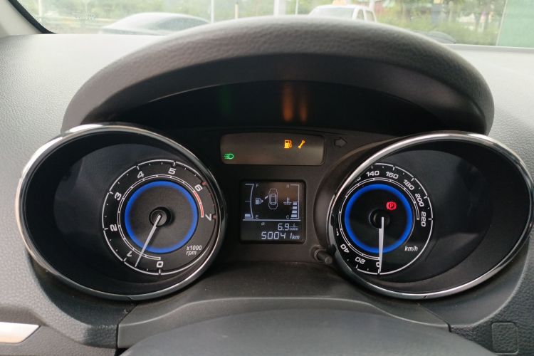 Kaiyi E3 2018 #12 Kaiyi E3 2018 car image #12