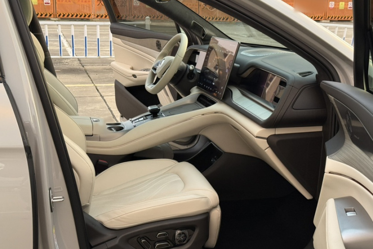 Denza N7 2023 #12 Denza N7 2023 car image #12