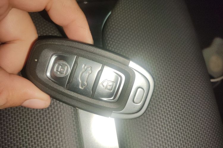 HongQi E-QM5 2024 immagine di auto #12