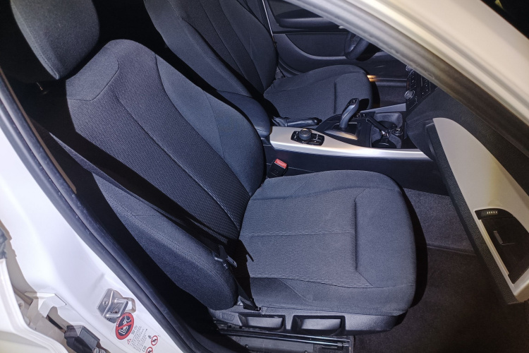 BMW 1 Series (Imported) 2013 car image #12