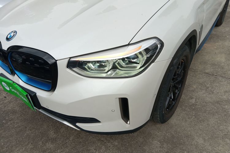 BMW iX3 2021 car image #12