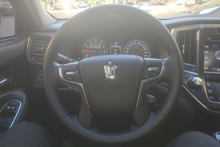 丰田 皇冠 2017 汽车图片 #12