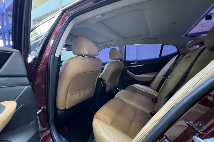 Nissan Maxima 2016 immagine di auto #12