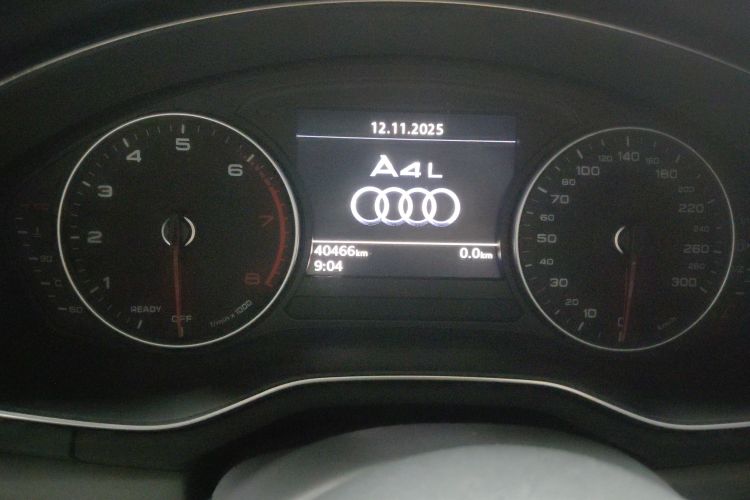 Audi A4 2017 car image #12