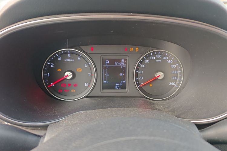 Kia Stonic 2016 image de voiture #12