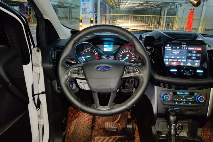 Ford Kuga 2017 car image #12