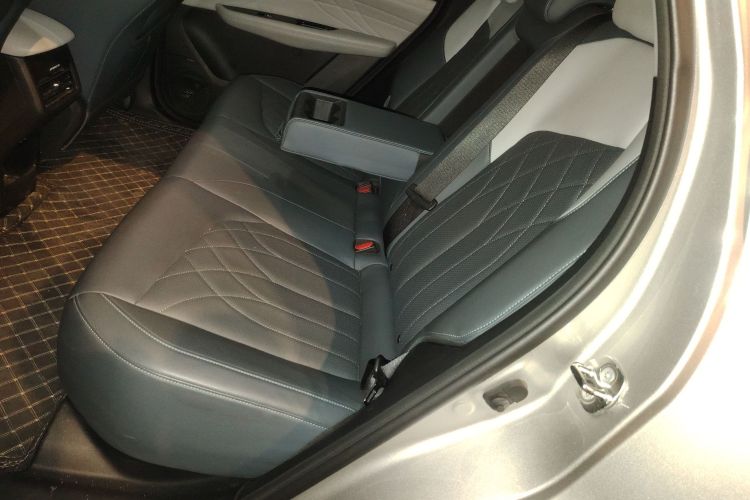 Changan UNI-Z PHEV 2024 #12 Changan UNI-Z PHEV 2024 صورة سيارة #12