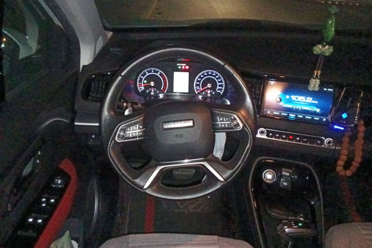 Haval H2s 2018 #12 Haval H2s 2018 car image #12