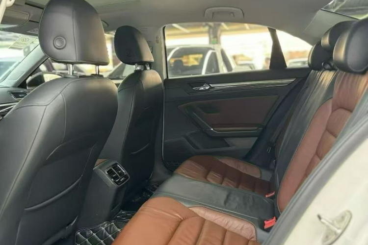 Volkswagen Lamando 2015 immagine di auto #12