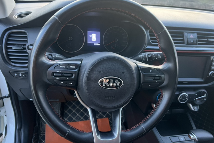 Kia Rio Cross 2018 صورة سيارة #12