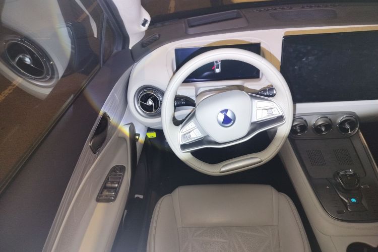 Denza N8 2023 #12 Denza N8 2023 car image #12