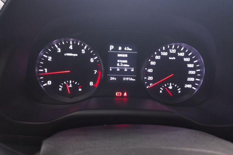 Hyundai Elantra AD 2019 car image #12