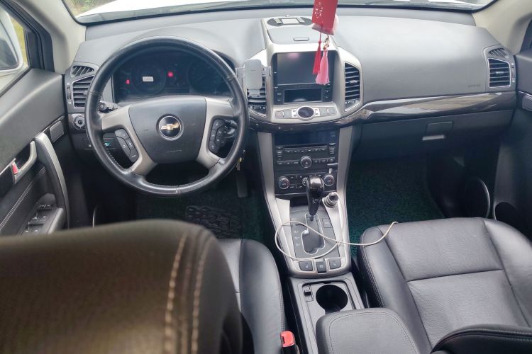 Chevrolet Captiva 2015 car image #12