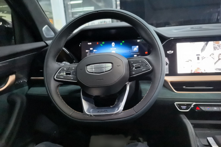 GEELY Monjaro MHEV 2025 car image #12