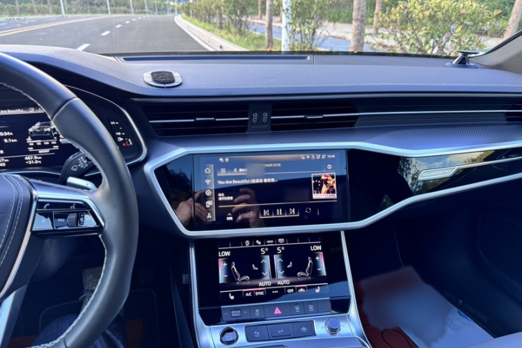 Audi A7L 2024 immagine di auto #12