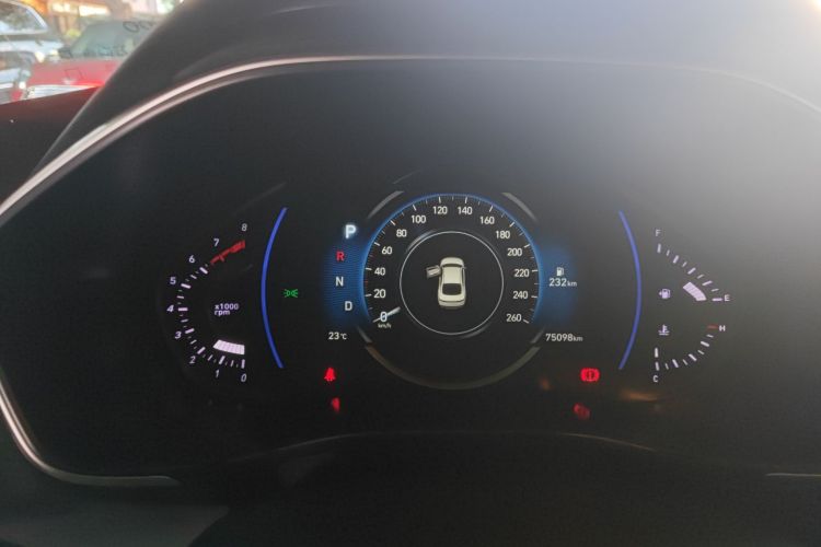 Hyundai Lafesta 2020 car image #12