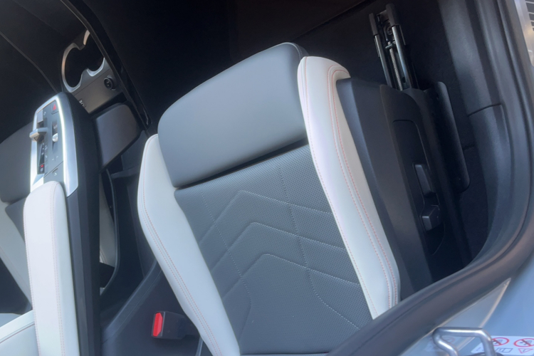 Hyundai Coupe 2024 immagine di auto #12