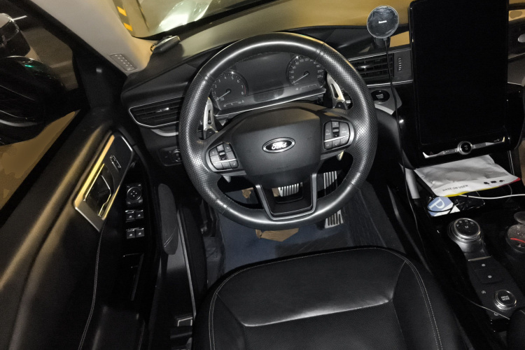 Ford Explorer 2020 car image #12