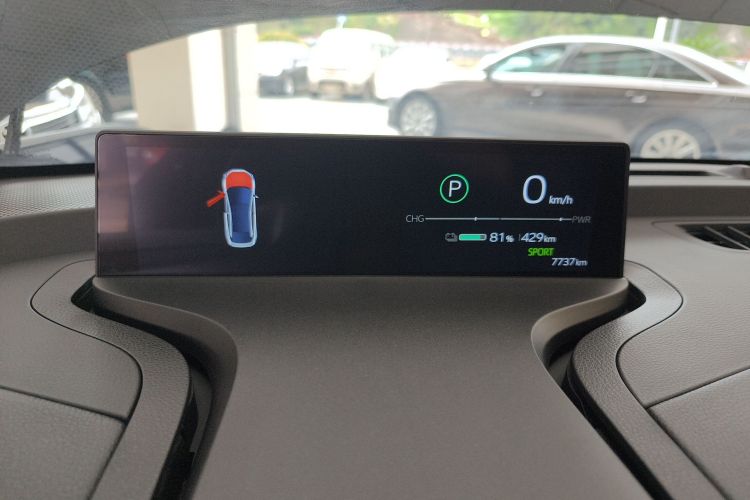 Toyota bZ3 2024 immagine di auto #12