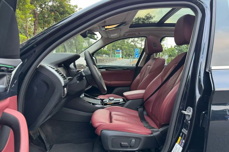 BMW iX3 2024 car image #12