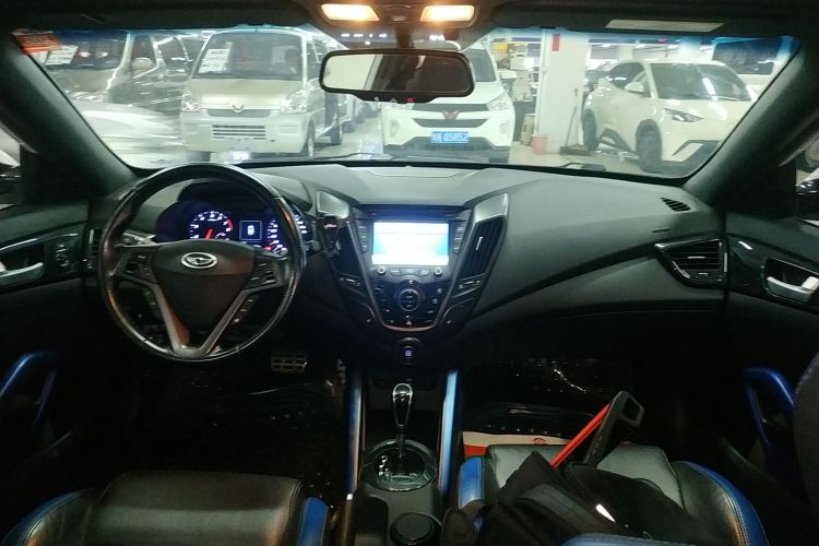 Hyundai Veloster 2015 #12 Hyundai Veloster 2015 car image #12