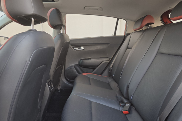 Kia Rio Cross 2018 صورة سيارة #12