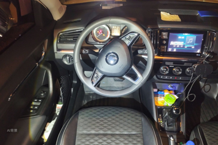Skoda Kamiq 2018 car image #12