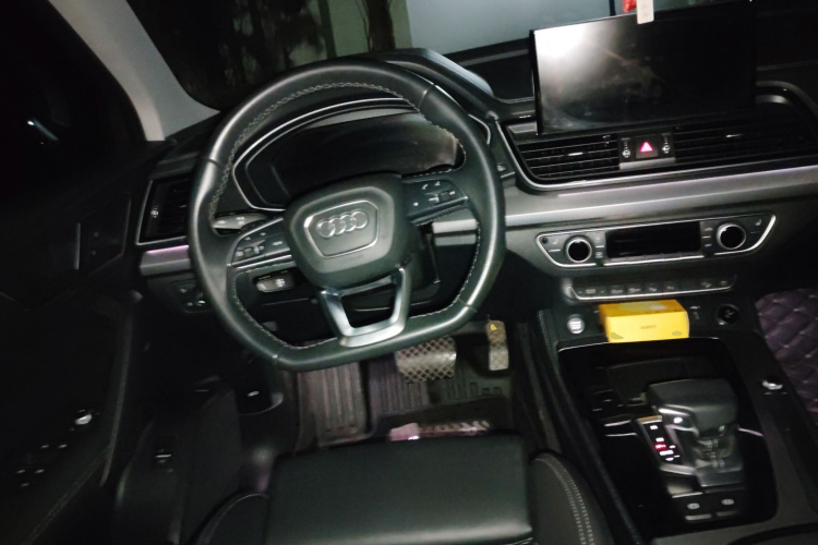 Audi Q5L Sportback 2021 car image #12