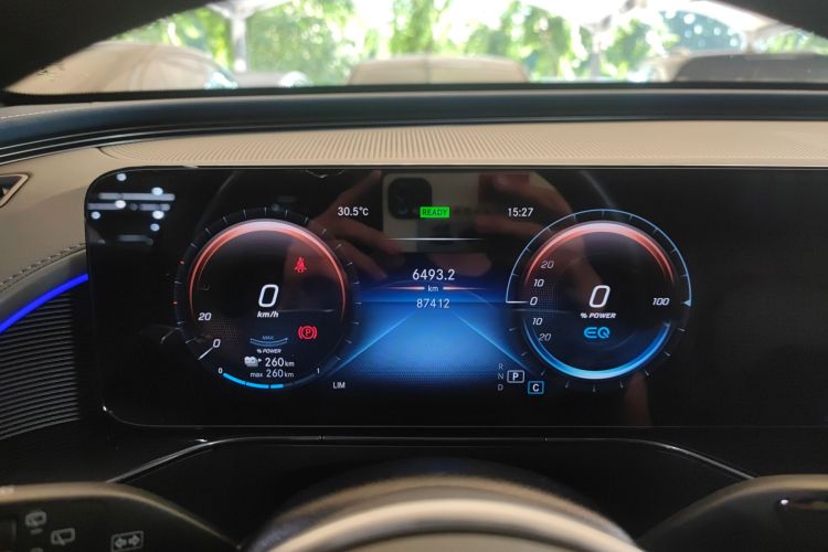 Mercedes-Benz EQC Class 2022 car image #12