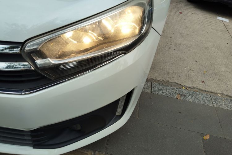 Citroen C4 C-Quatre 2018 car image #12