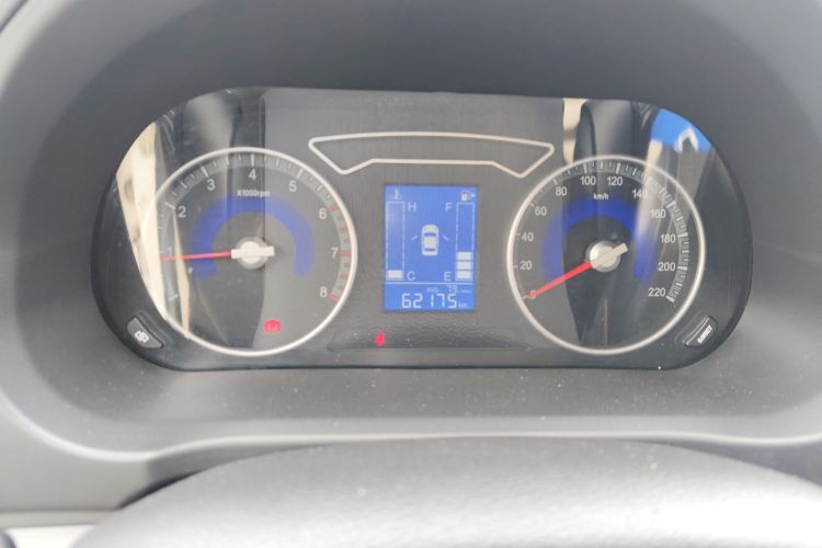 Forthing S500 2015 изображение автомобиля #12