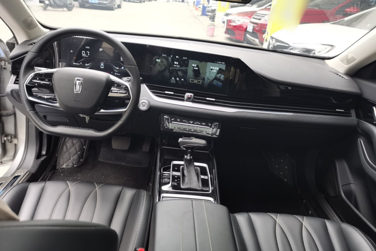 2020 car image #12