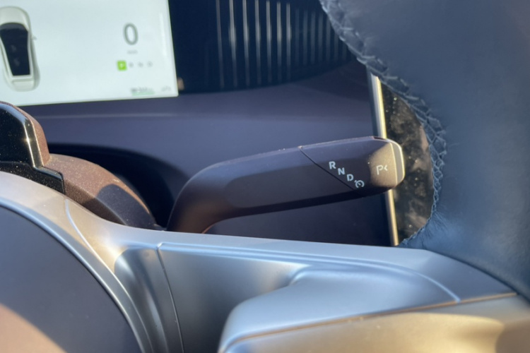 Avatr 11 2024 car image #12