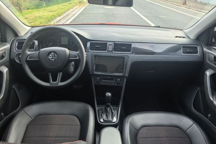 Skoda Rapid Spaceback 2016 immagine di auto #12