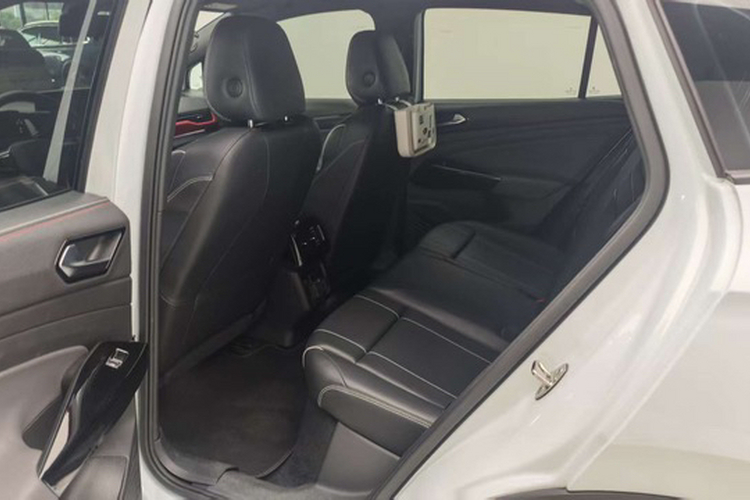 Volkswagen ID.4 X 2021 immagine di auto #12