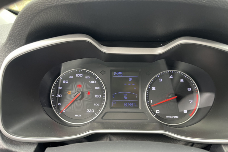 MG ZS 2018 car image #12