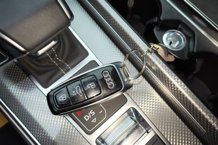 Audi A6L New Energy 2020 car image #12