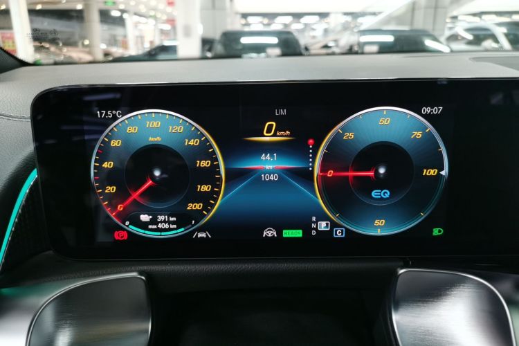 Mercedes-Benz EQB Class 2025 car image #12