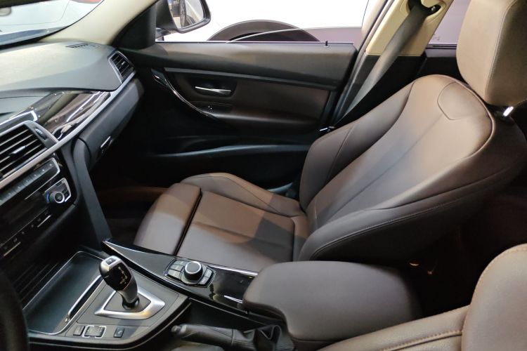 BMW 3 Series 2017 #12 BMW 3 Series 2017 car image #12