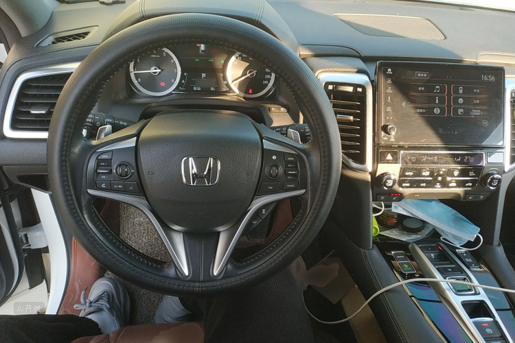 Honda UR-V 2017 car image #12