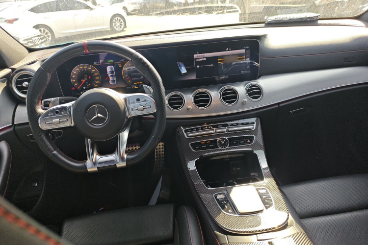 Mercedes-Benz E AMG 2019 immagine di auto #12