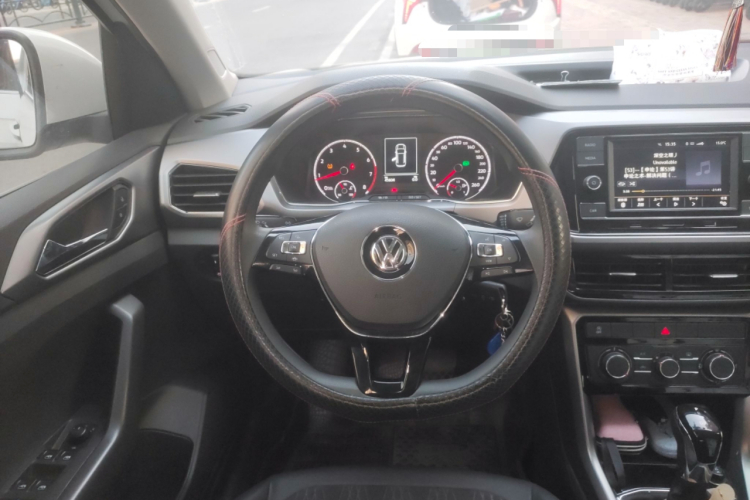 Volkswagen T-Cross 2019 #12 Volkswagen T-Cross 2019 car image #12