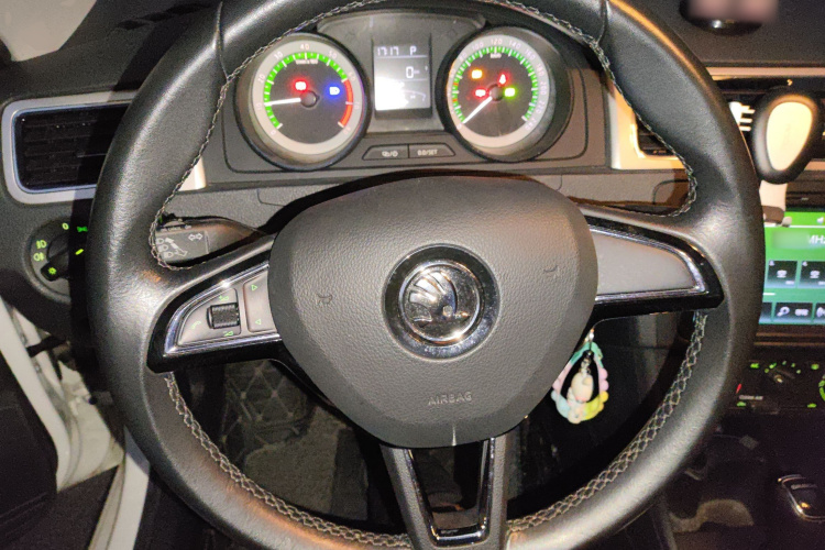 Skoda Rapid Spaceback 2018 immagine di auto #12