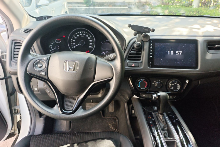 Honda VEZEL 2020 #12 Honda VEZEL 2020 car image #12