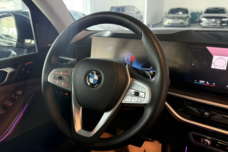 BMW X7 2024 car image #12