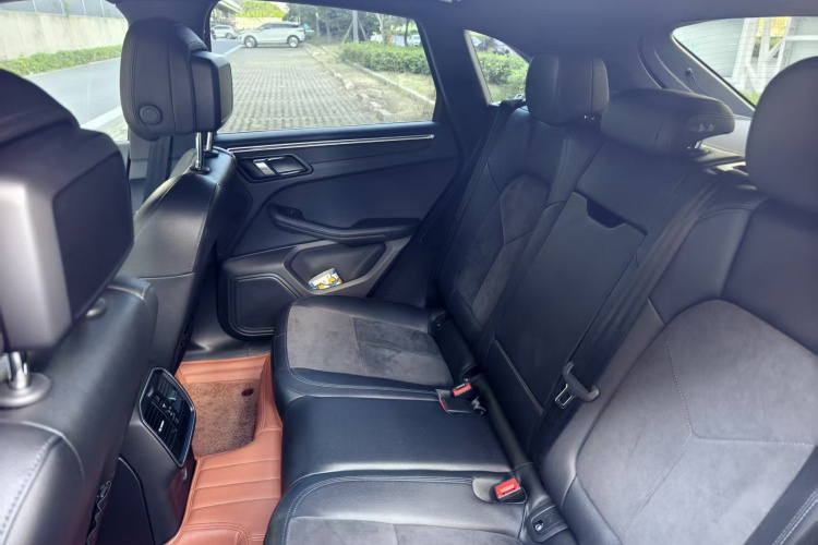 2018 immagine di auto #12