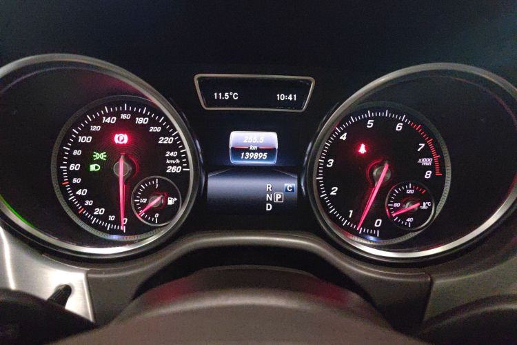 Mercedes-Benz GLS Class 2018 car image #12