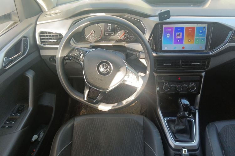 Volkswagen T-Cross 2019 #12 Volkswagen T-Cross 2019 car image #12