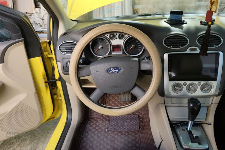 Ford Focus 2012 car image #12