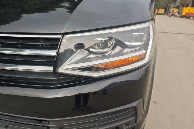 Volkswagen Caravelle 2018 immagine di auto #12